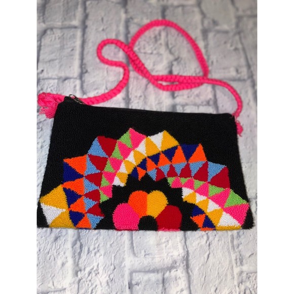 Handmade Original Venezuelan Wayuu Crossbody - Picture 2 of 5